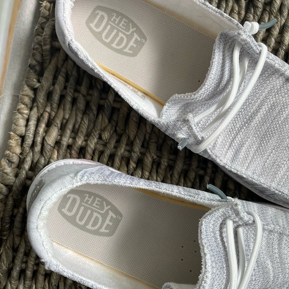 🆕 Women's Hey Dudes Gray, Slip-On Loafers, Moccasin Style Size 11 NEW - Picture 8 of 10